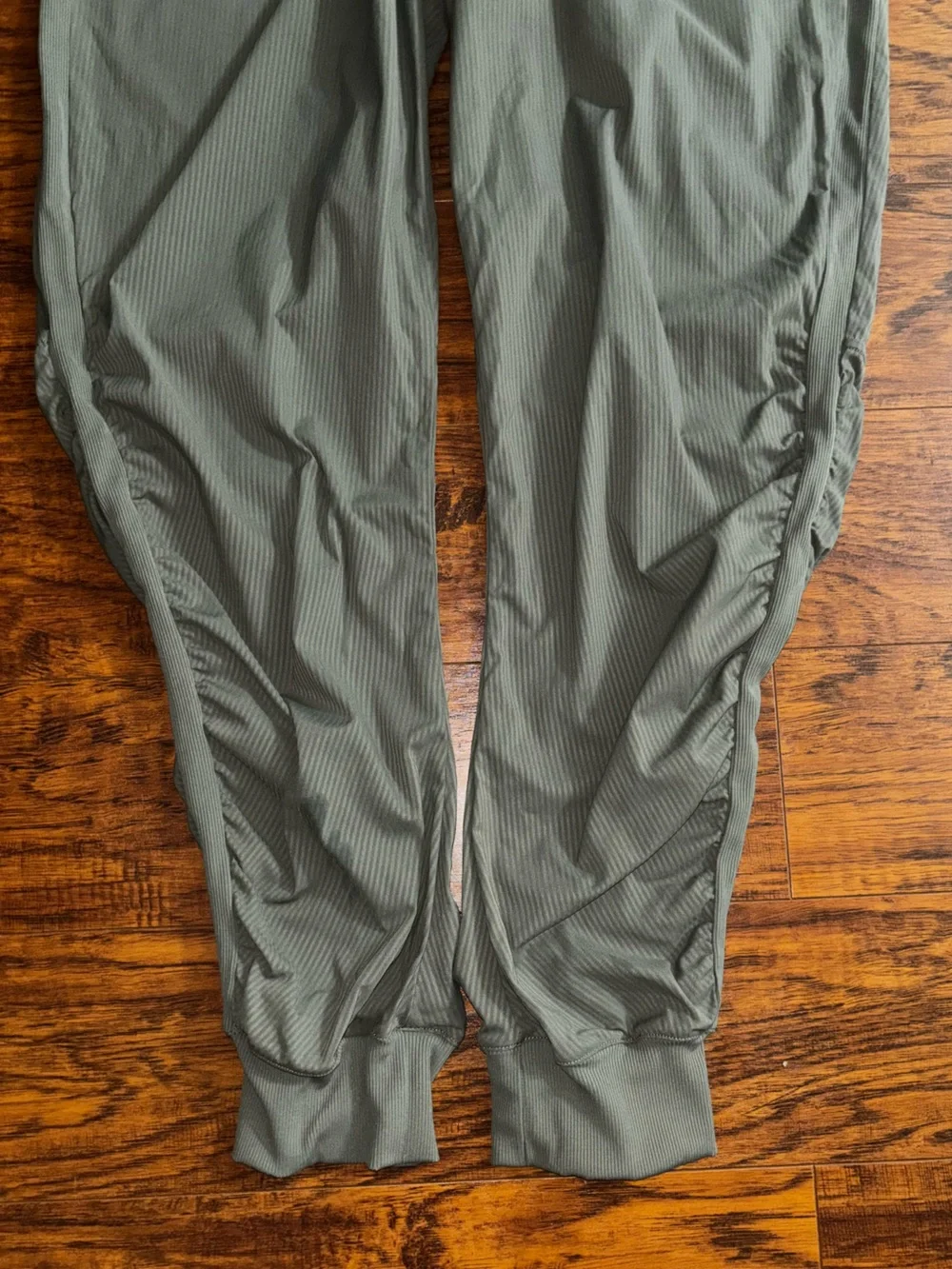 Lululemon Beyond The Studio Joggers Ribbed Active 7/8 Pants Olive Sage Green